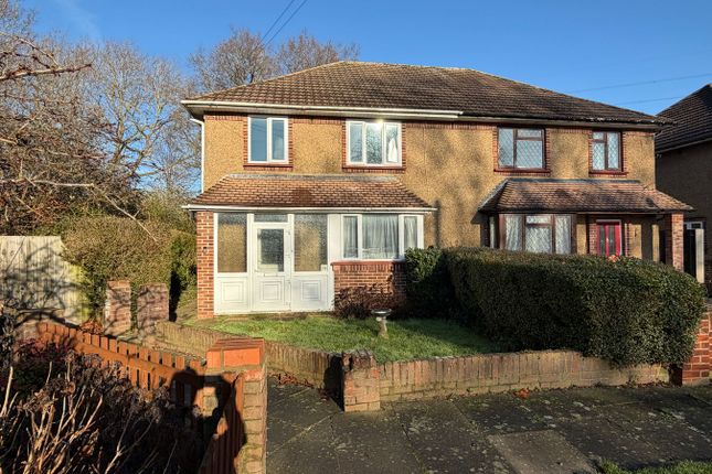 3 bed property, in Brookside Avenue, £425,000