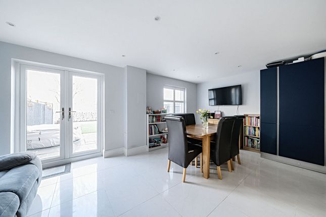 4 bed property, in Carmelite Road, £500,000