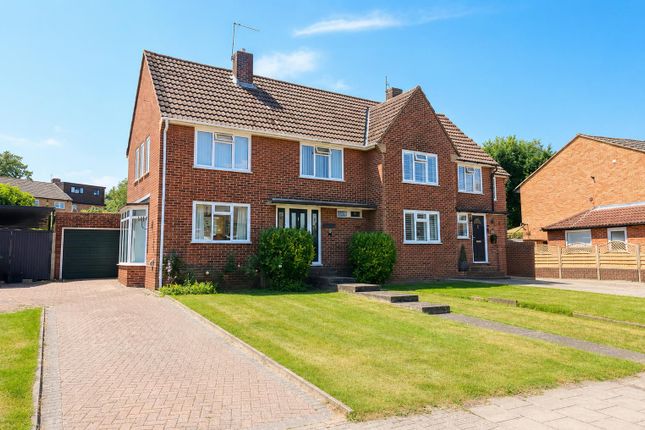 3 bed property, in Lapworth Close, £575,000