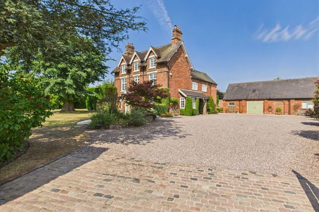 6 bed property, in The Villa Farm, £1,100,000