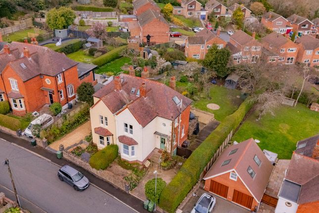 4 bed property, in Blackmore Road, £585,000