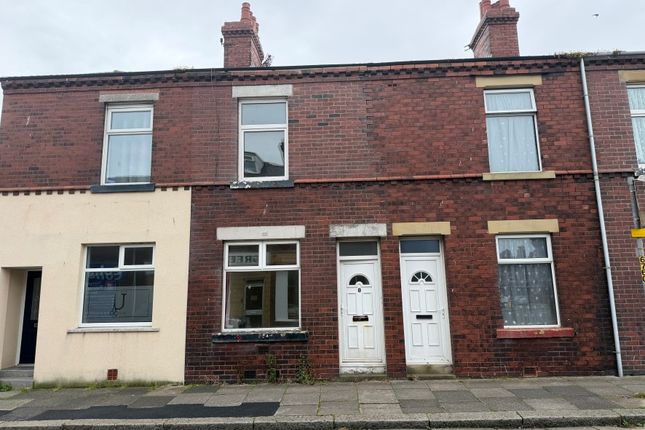 2 bed property, in 8 Anchor Road, £35,000