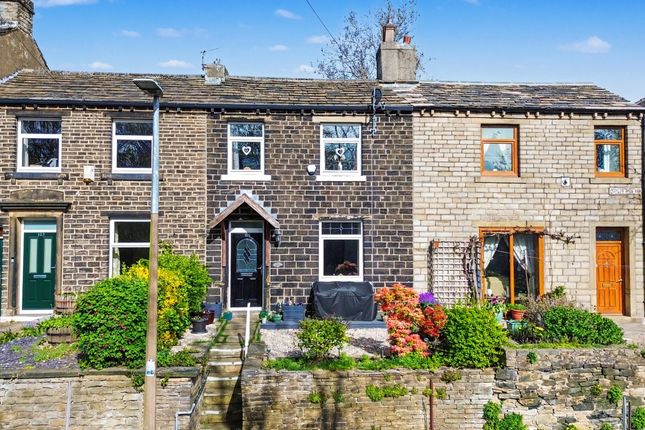 3 bed property, in Taylor Hill Road, £210,000