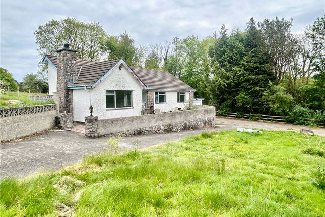 3 bed property, in Lon Ganol, £235,000