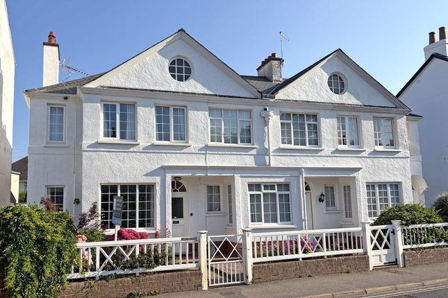 2 bed property, in Salcombe Road, £450,000