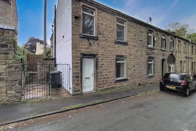 2 bed property, in Cliffe Lane, £90,000