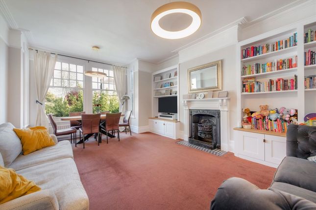 3 bed property, in Dukes Avenue, £800,000