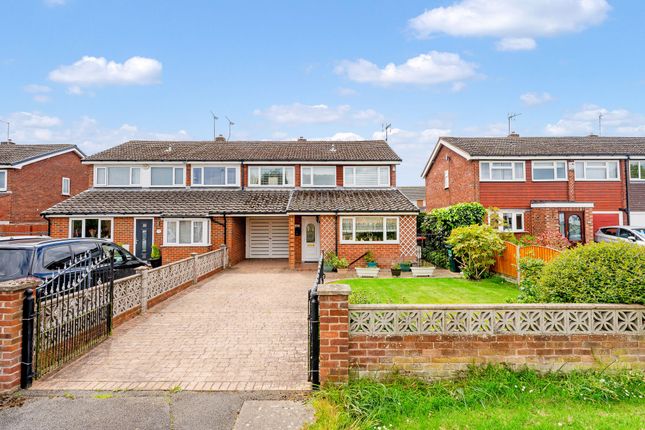 4 bed property, in Saughall Road, £275,000