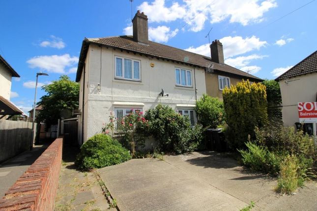 4 bed property, in South Close, £450,000