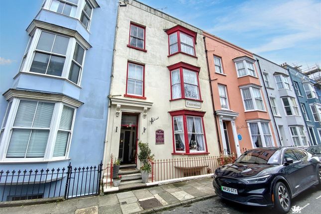 12 bed property, in Victoria Street, £475,000