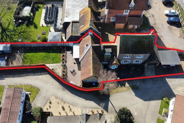 4 bed property, in Ford Road, £450,000