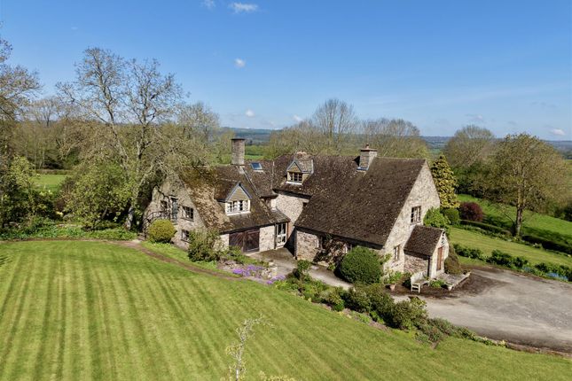 5 bed property, in Hardwicke, £1,100,000