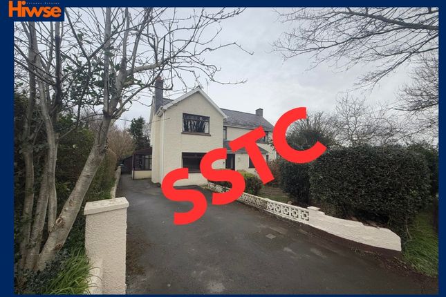 4 bed property, in Comins Coch, £365,000