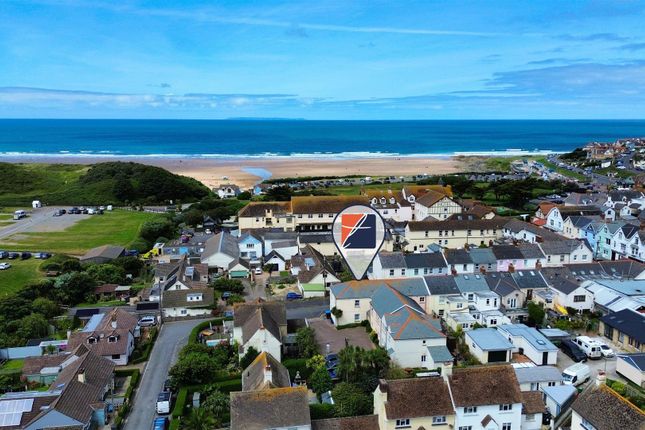 2 bed property, in Atlantic Sands, £300,000