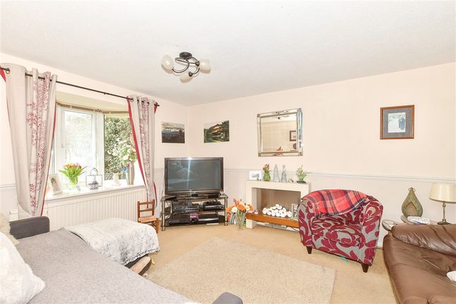3 bed property, in Damon Close, £375,000