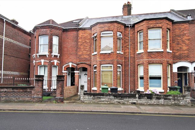 6 bed property, in Lawrence Road, £485,000