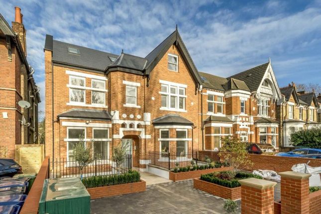 3 bed property, in Gordon Road, £1,160,000