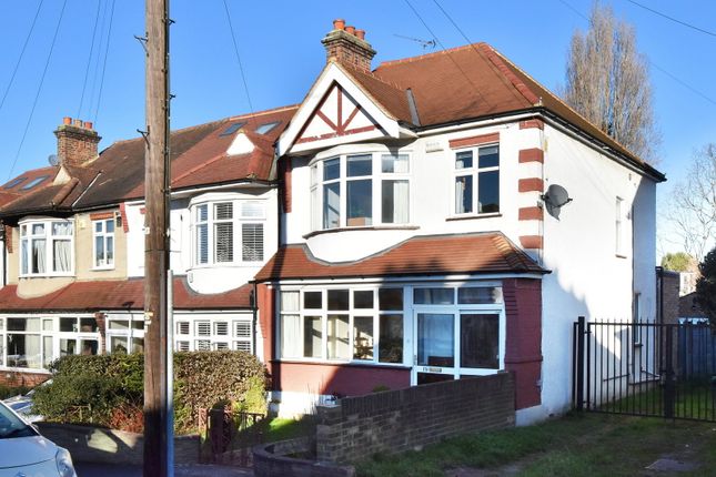 3 bed property, in Hawkesfield Road, £725,000