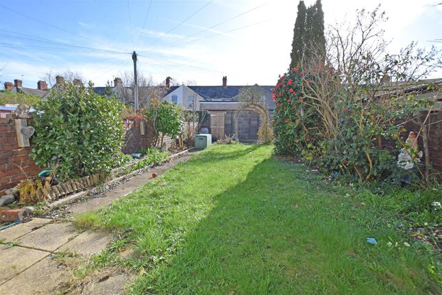 3 bed property, in Pen-Y-Bryn Road, £300,000