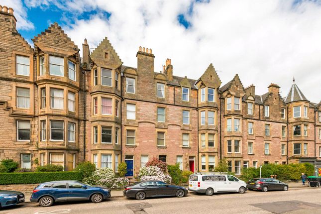 3 bed property, in 120/6, £440,000