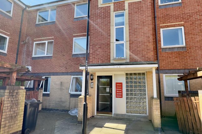 2 bed property, in Limekiln Court, £75,000