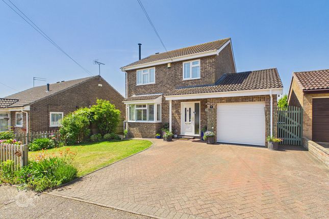 3 bed property, in Potters Drive, £360,000