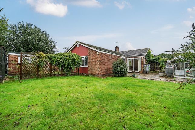 3 bed property, in Orchard Glade, £280,000