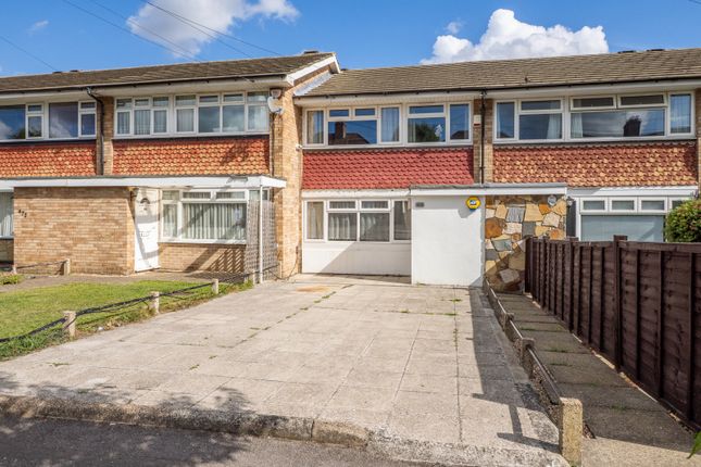 3 bed property, in Gander Green Lane, £475,000