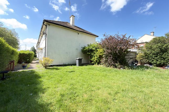 3 bed property, in Abbey Lane, £270,000