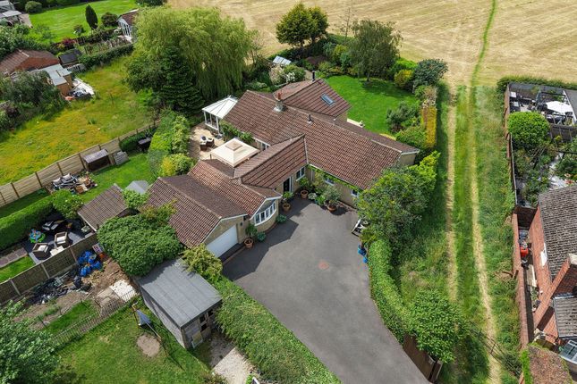 4 bed property, in Littlemoor Lane, £550,000