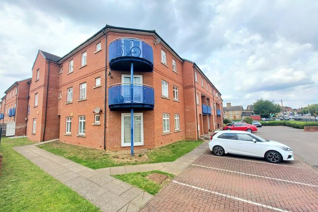 2 bed property, in Fletton Avenue, £120,000