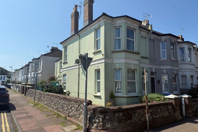 2 bed property, in 16 Lennox Road, £240,000