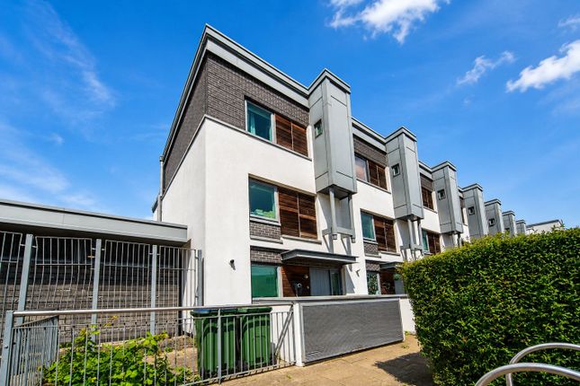 4 bed property, in Paget Street, £325,000