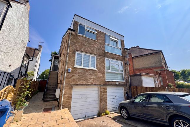 3 bed property, in Langley Park, £475,000