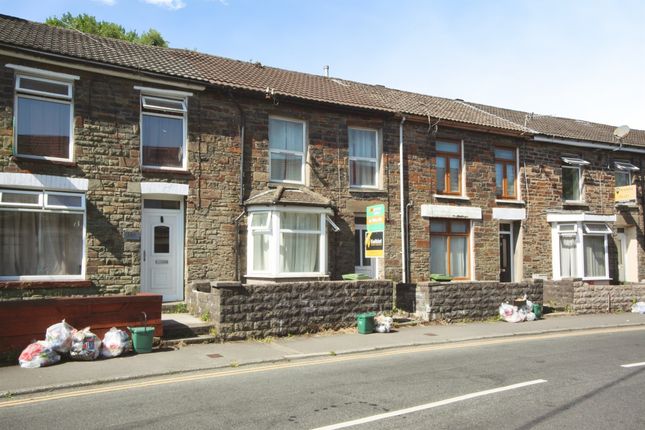 3 bed property, in Wood Road, £135,000