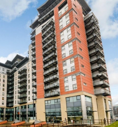 2 bed property, in North Street, £125,000