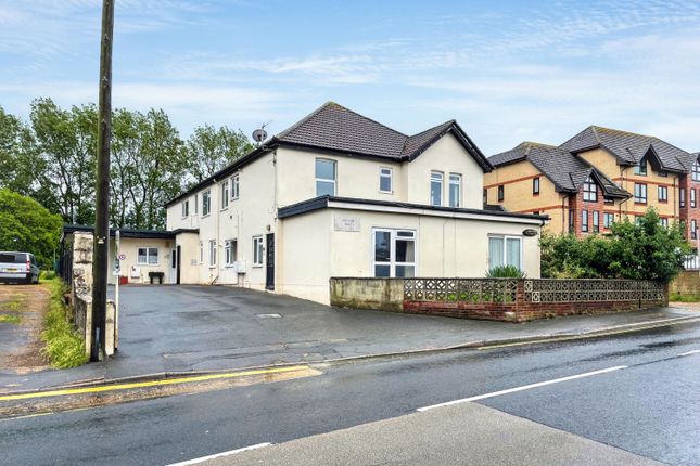2 bed property, in Sandown Road, £79,000