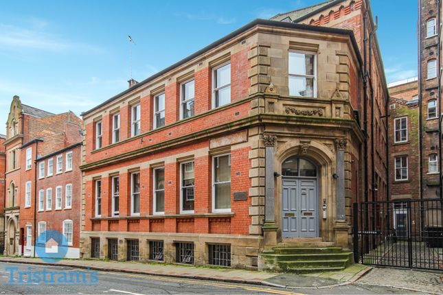 2 bed property, in The Warehouse, £155,000
