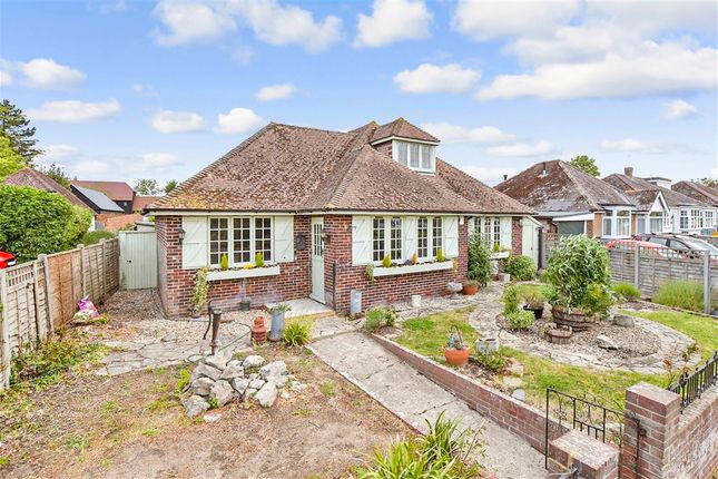 6 bed property, in Monkton Road, £600,000