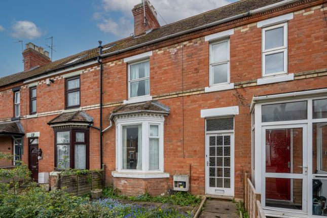 2 bed property, in Pershore Road, £116,000