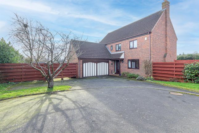 5 bed property, in The Orchard, £635,000