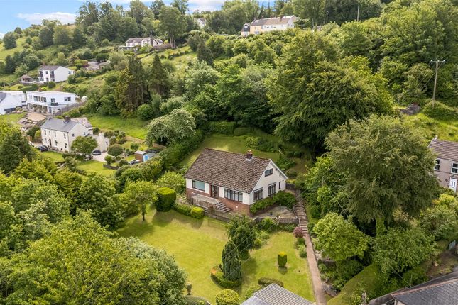 4 bed property, in Penclawdd, £475,000