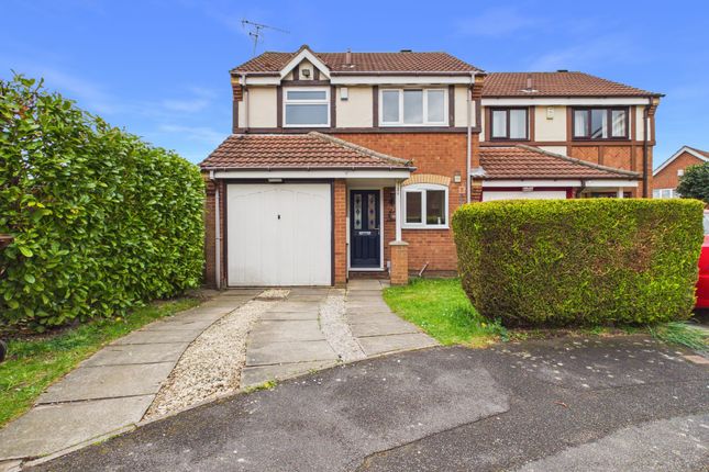 3 bed property, in Franklin Close, £230,000