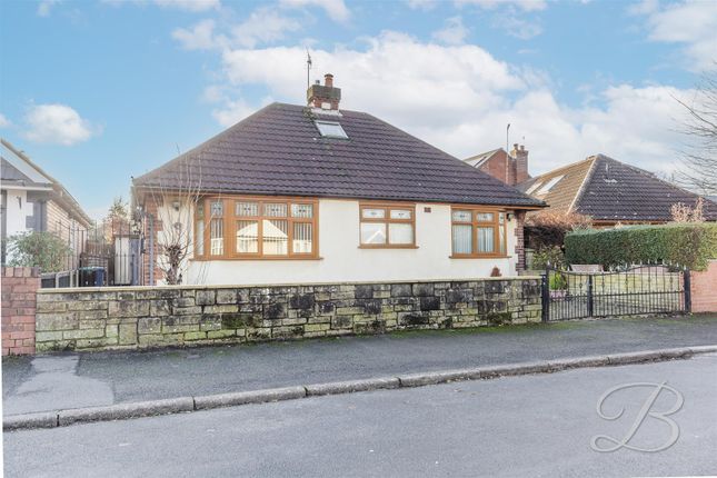 3 bed property, in Cromford Avenue, £240,000