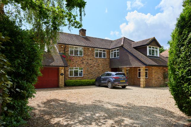 5 bed property, in Chiltern Hill, £1,500,000
