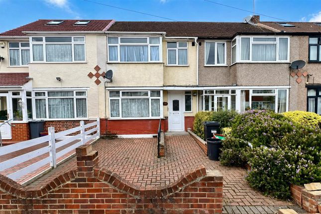 3 bed property, in Hadley Gardens, £550,000