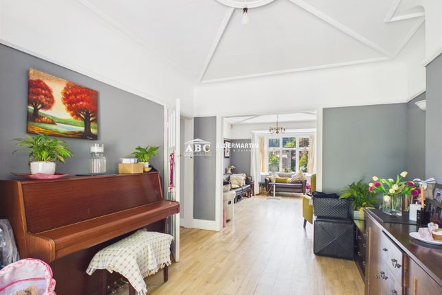 6 bed property, in Whitchurch Gardens, £999,950