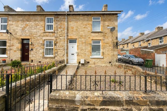 2 bed property, in Ash Street, £90,000