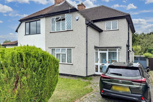 3 bed property, in Bushey Avenue, £600,000