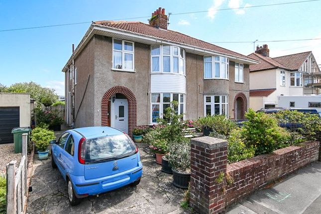 2 bed property, in Sandringham Road, £130,000